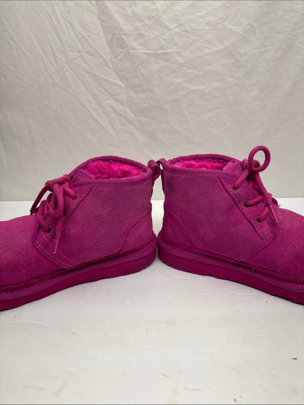 UGG vibrant pink boots, size 2 little girl, box 72
